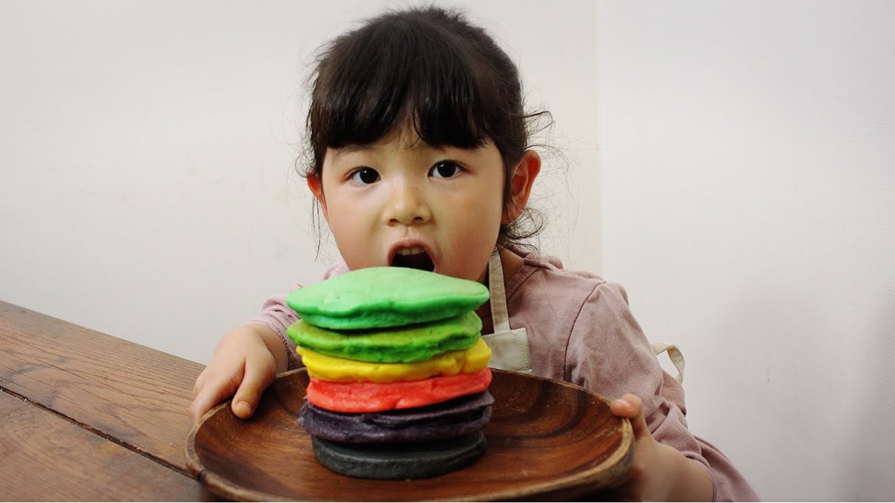 【親子deクッキング】娘のきあちゃんがカラフルなパンケーキを作ってくれました！