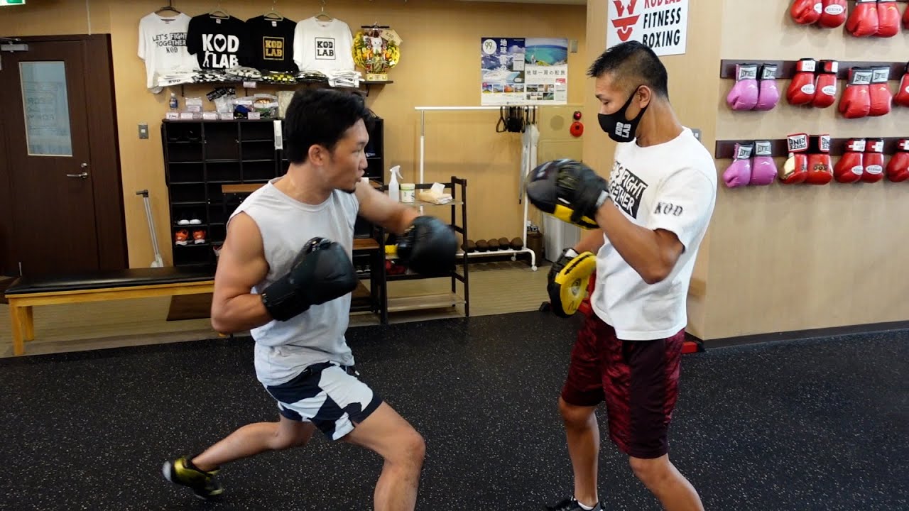 ボクシング元世界チャンピオンの内山さんに教えを乞う
