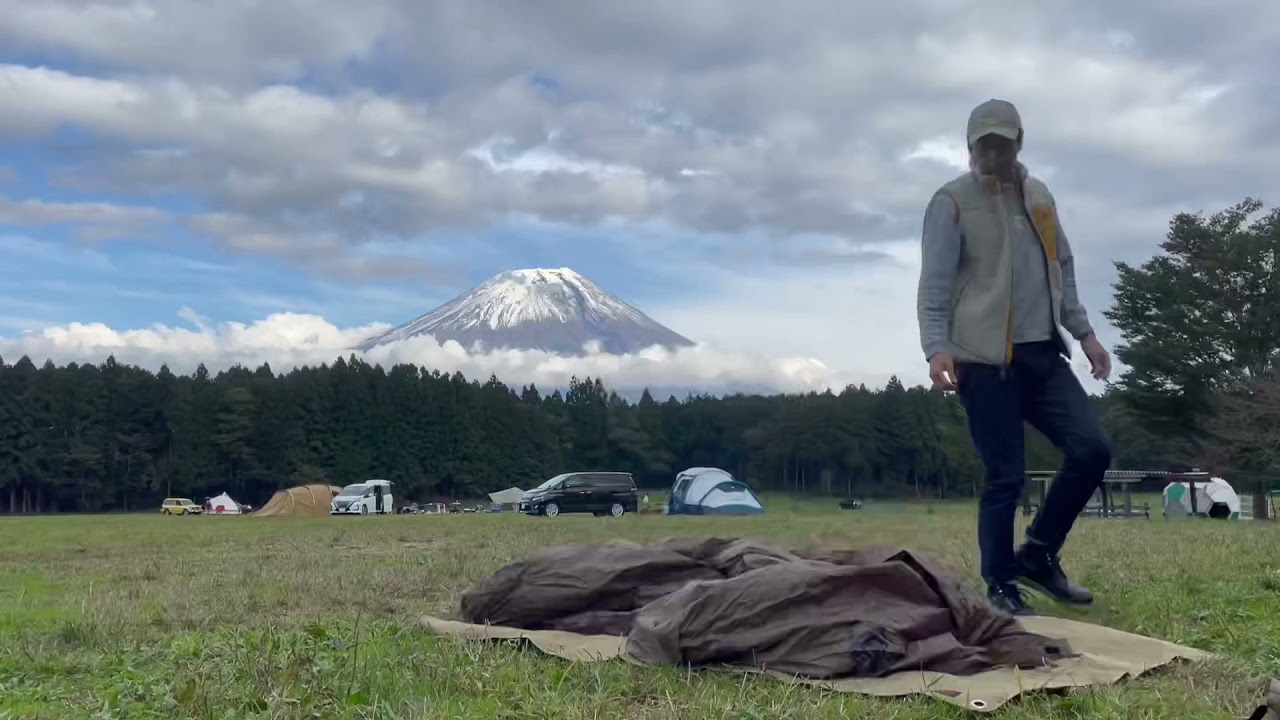 富士山見ながらテント張る