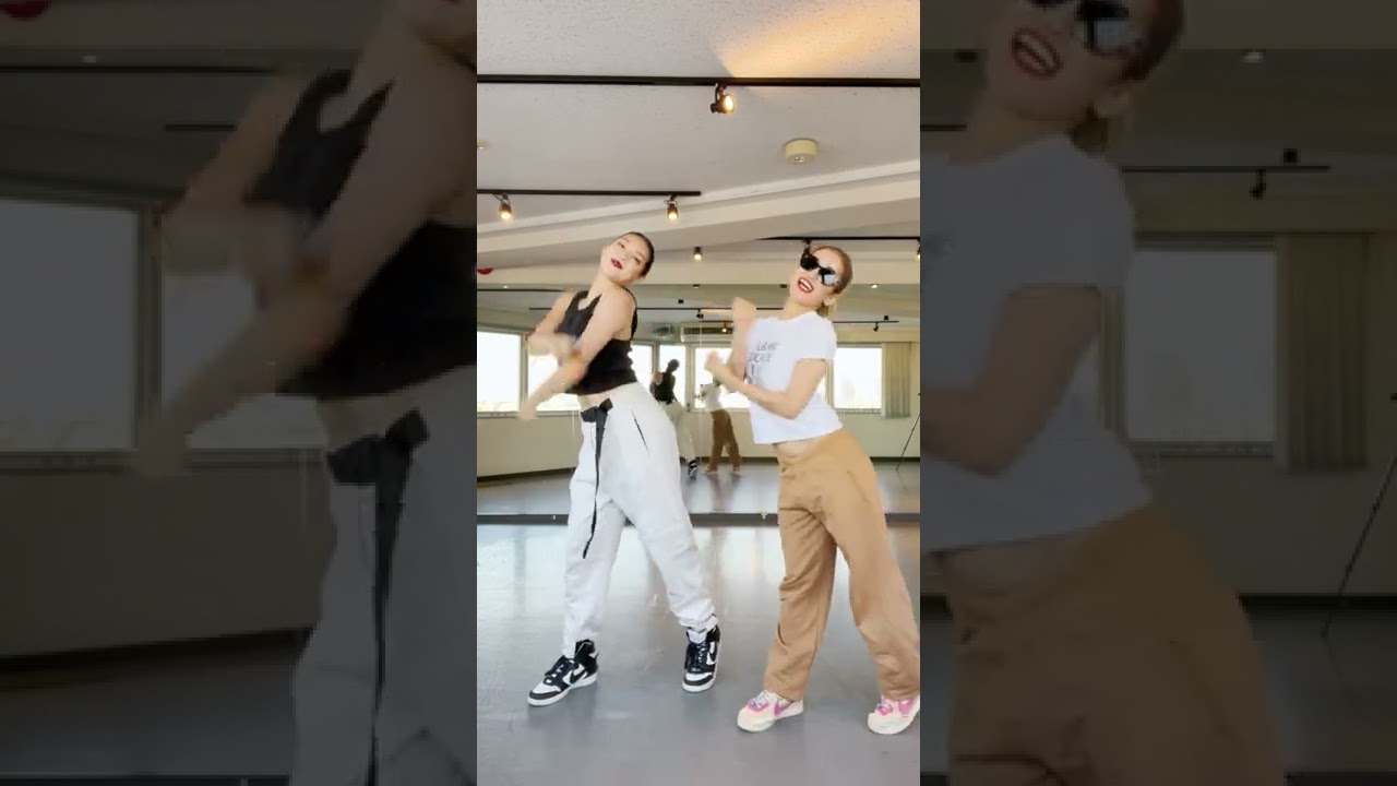 NAYEONちゃん POP! 脳トレダンス✋🏻👈🏻