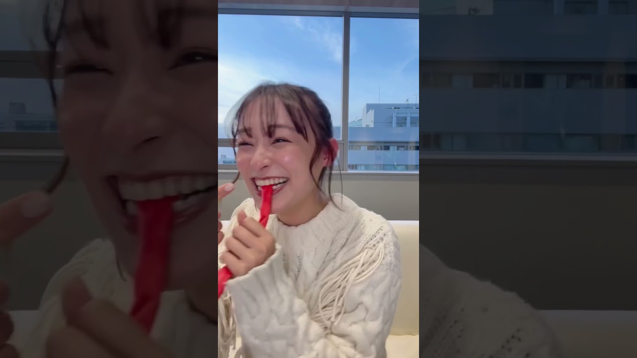 女子が風船膨らませるだけの動画です。 #shorts #肺活量