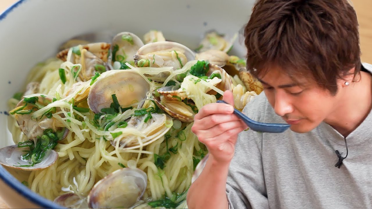 【アサリ出しの旨味が口いっぱいに広がる】簡単オシャレなあさりそば！ラーメン屋では出せない味わいだ