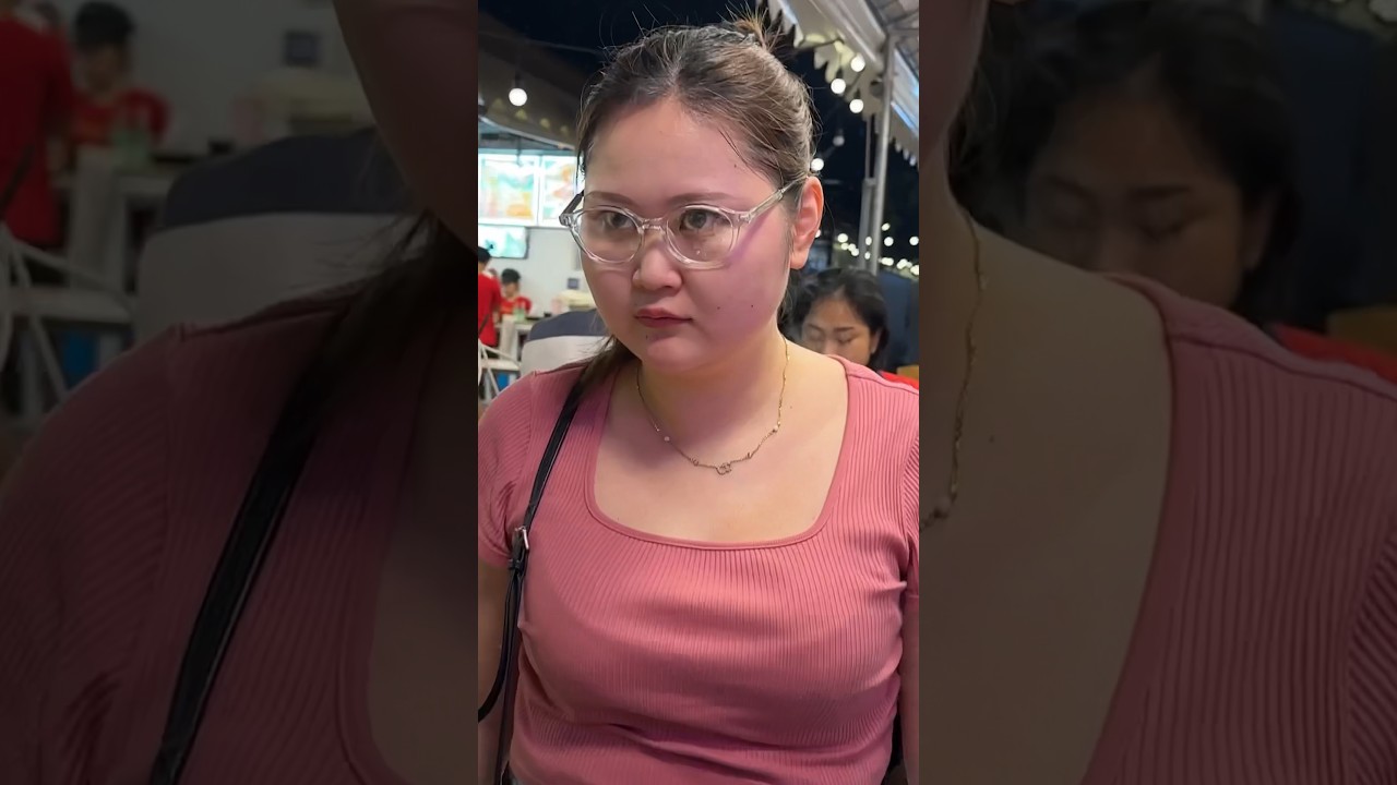 地元の友達による「海外で日本人に顔バレした時のフワ」のモノマネ