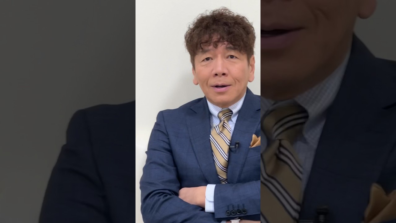 ストレッチする上田晋也