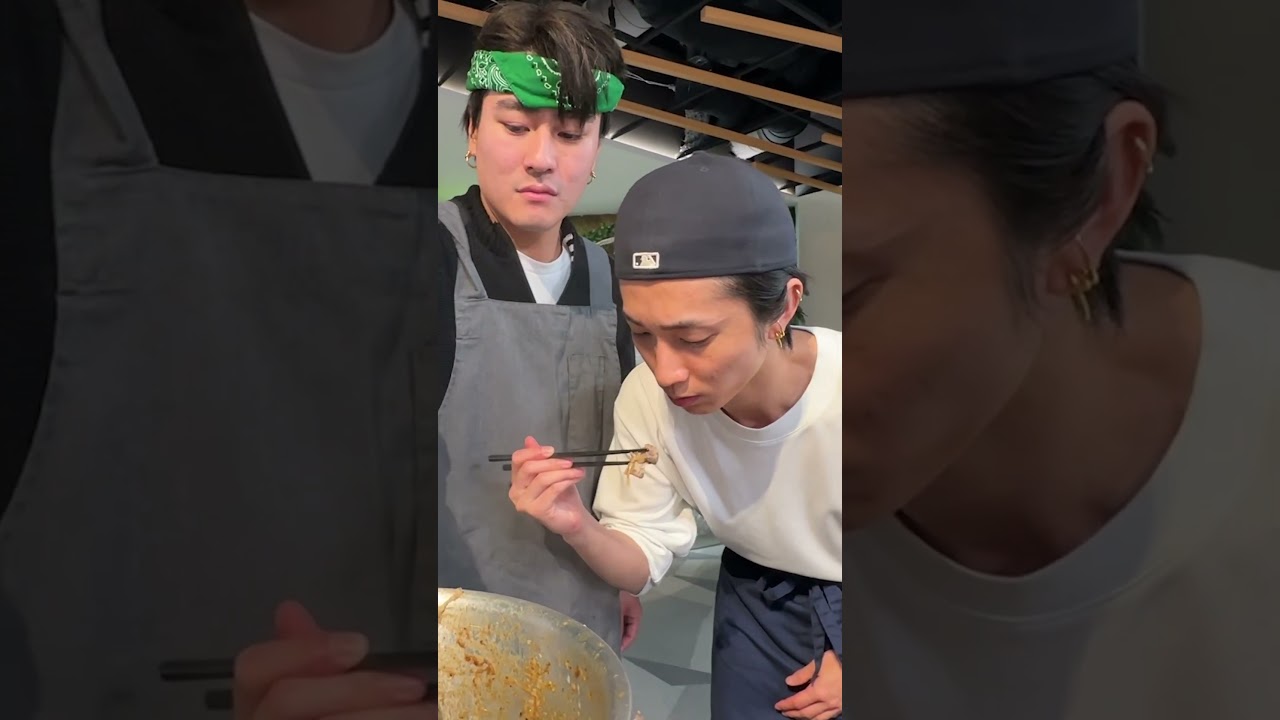 SixTONES official【豚骨を８時間煮込んで作った究極のラーメン🍜】史上最高の一杯が出来上がりました!!