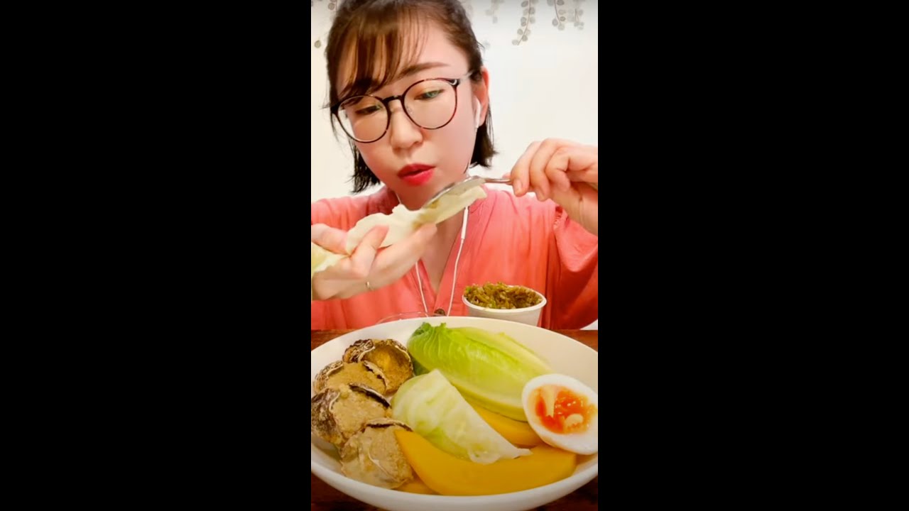 【ASMR】蟹味噌と生野菜を食べる音