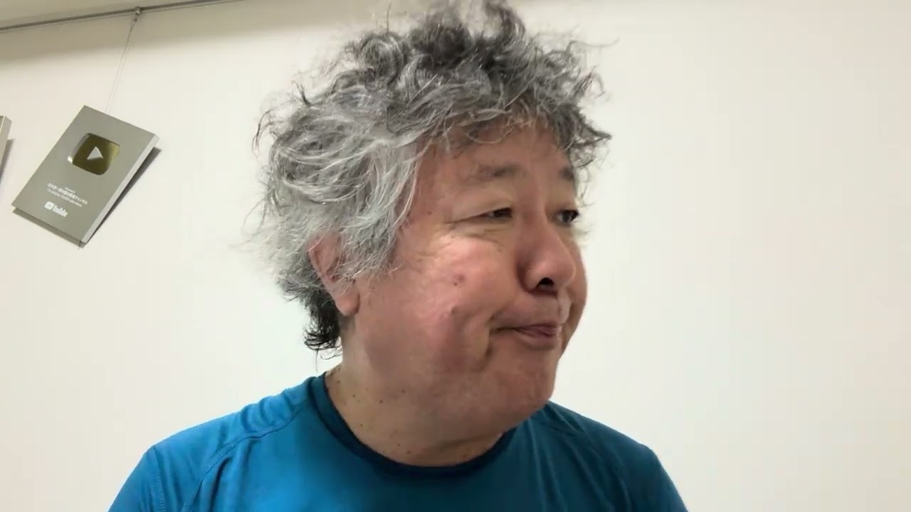 お笑い、森羅万象インタビューシリーズ。今回のゲストは、丹下健三が設計した、「香川県立体育館」さん。