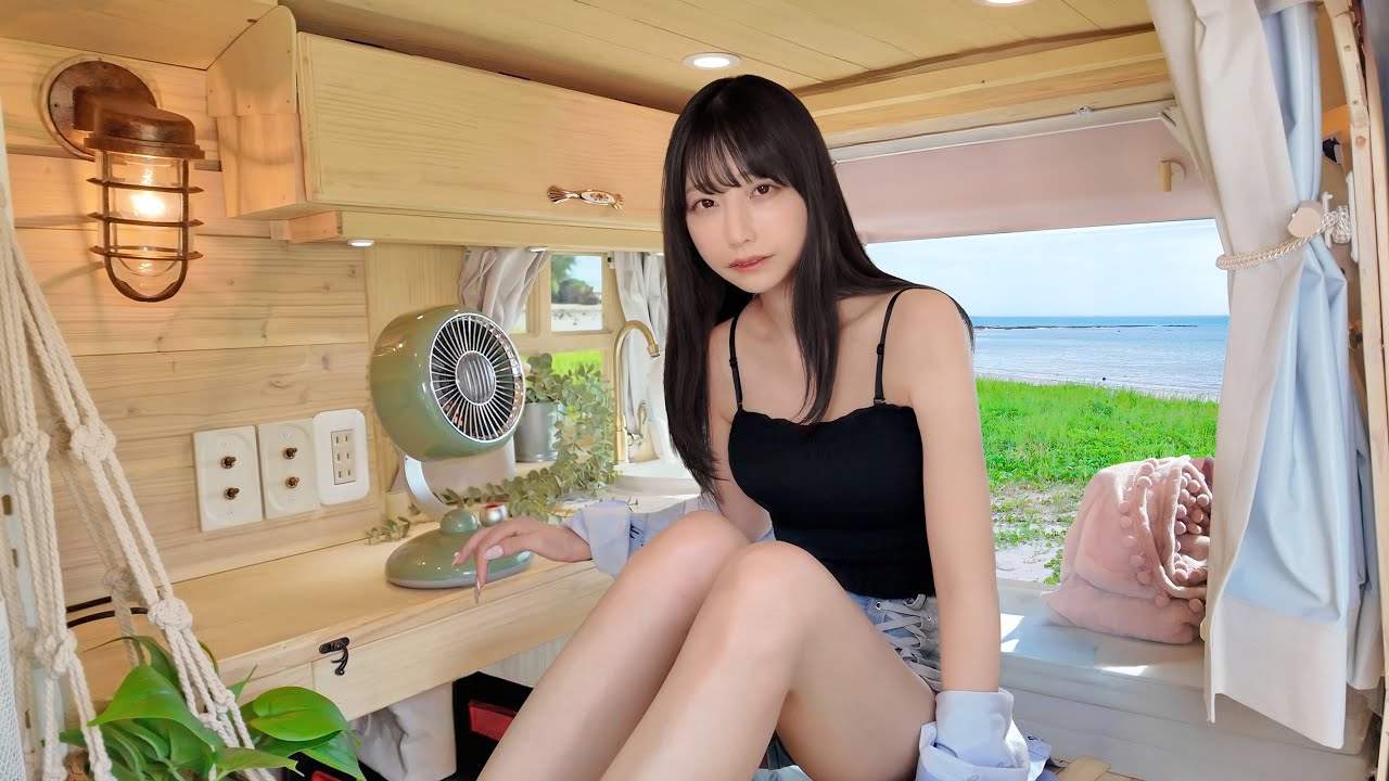 猛暑の沖縄で軽バン車中泊、扇風機では耐えられない暑さに限界…