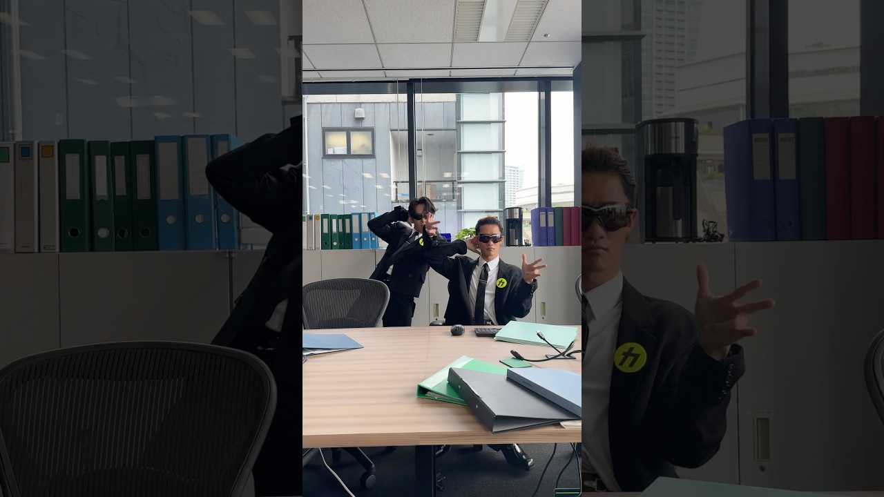 オフィスでカリスマックス🏢#カリスマックスチャレンジ#SnowMan #カリスマックス　#岩本照 #宮舘涼太#パラパラ