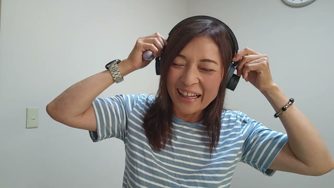 ヘッドフォンは、耳の保護のため、耳の穴を塞がないタイプになるべくしよう