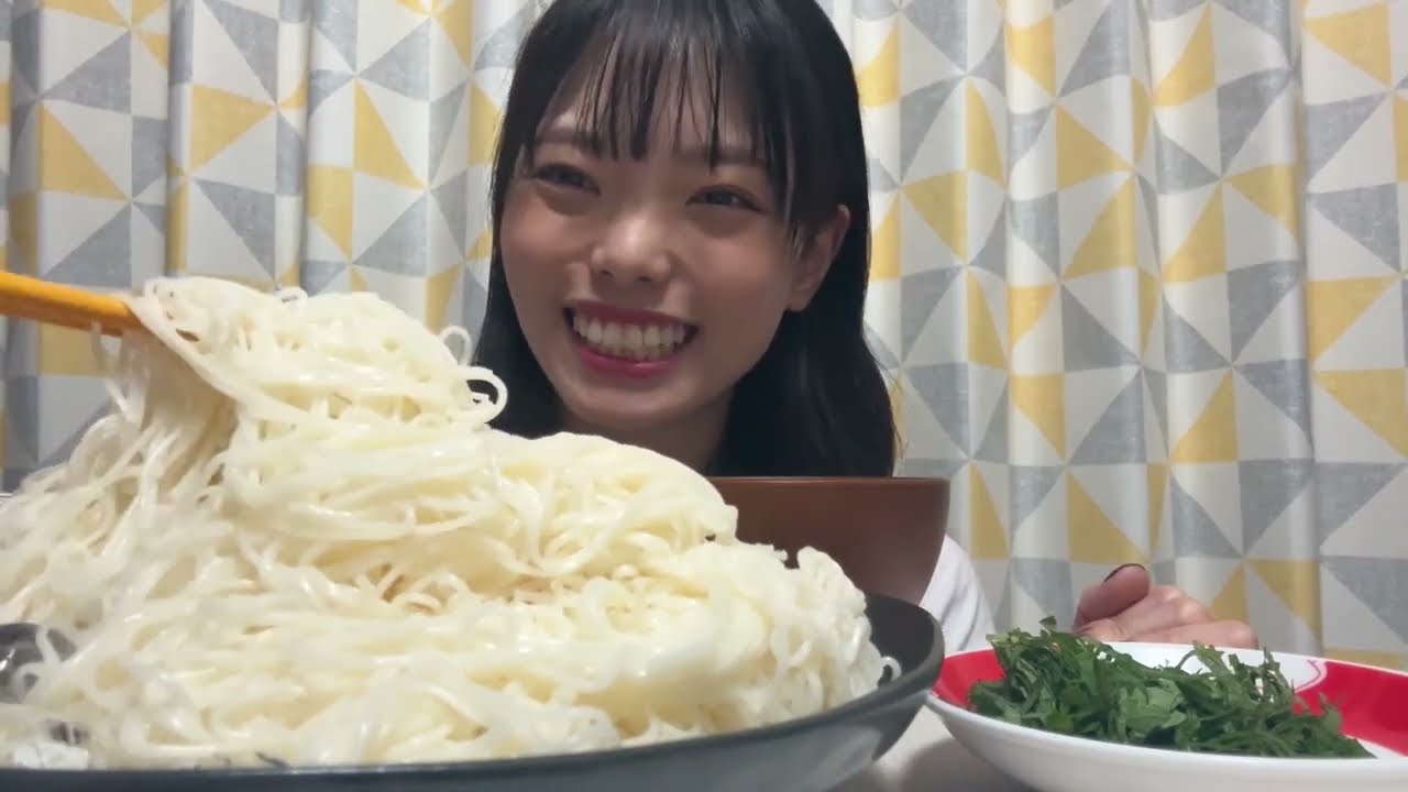 【そうめん】ただただそうめんずるずる啜るよ！夏も終わっちゃうね！そうめんそうめんそうめめめん白くて細くて美しい！わーお！