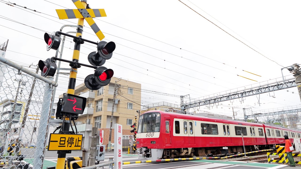 踏切と車庫が見られるスポット巡り