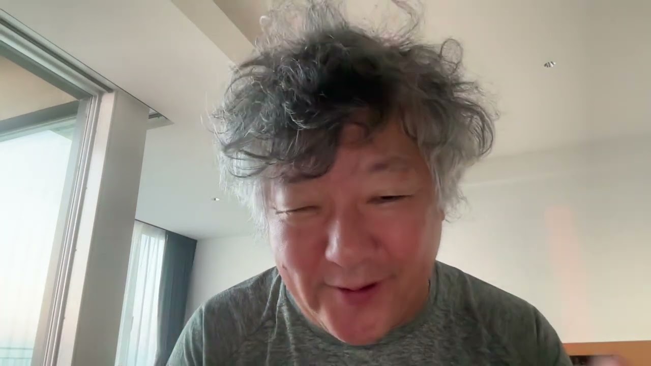 アメリカ大統領、ドナルドトランプです。私が平和を実現するなんて、混乱するって？　そう、平和は混乱の中から生まれるのです。