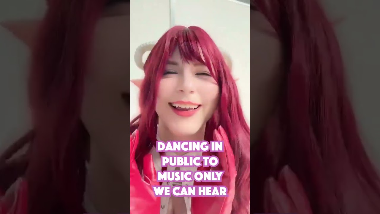 Dancing at the Cosplay Con