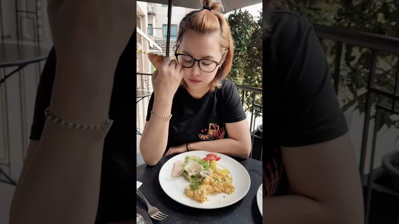 Struggling to become a morning person… #travelwithmaria #mariaozawaofficial #morningperson