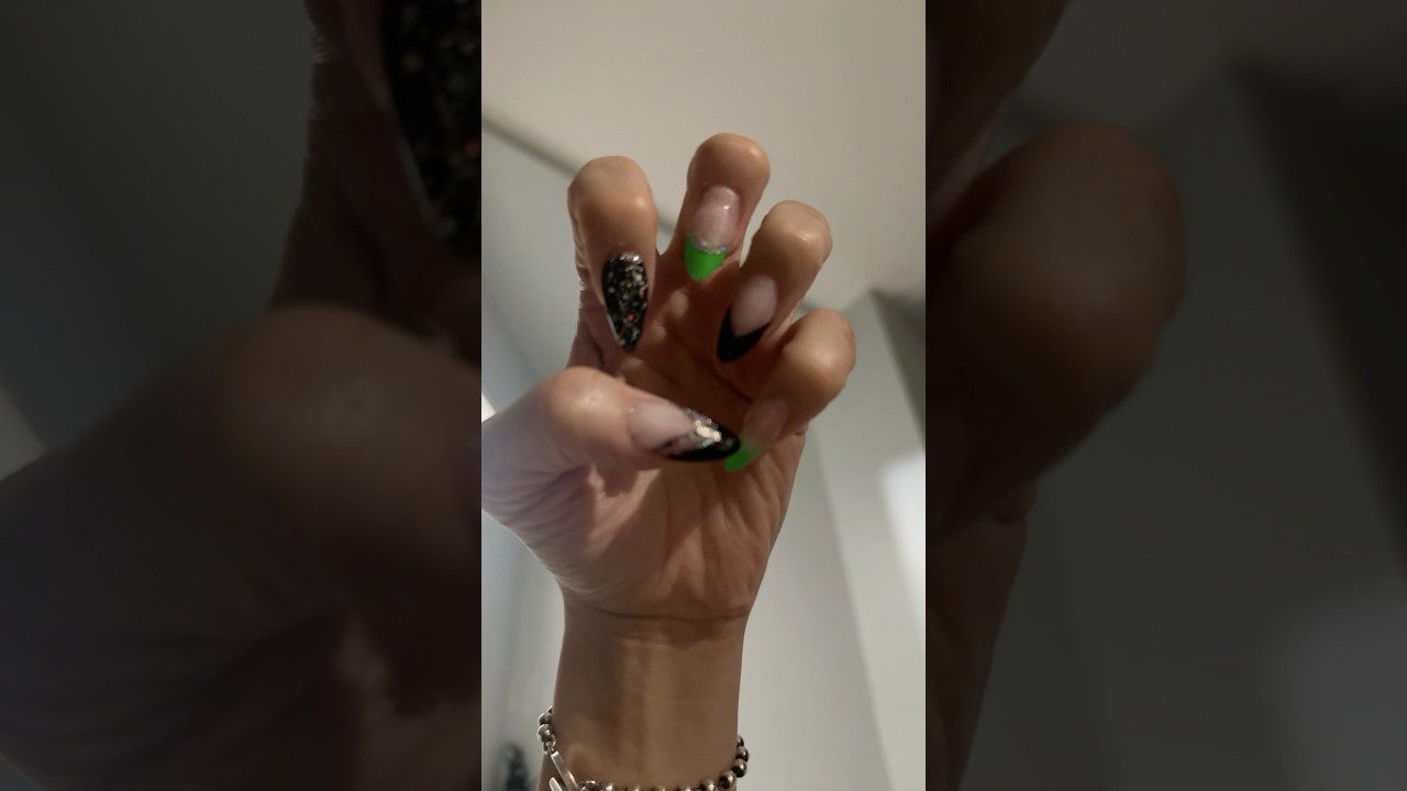 My self nail tech has been improving 💅 #mariaozawaofficial #softgelextensions #naildesign